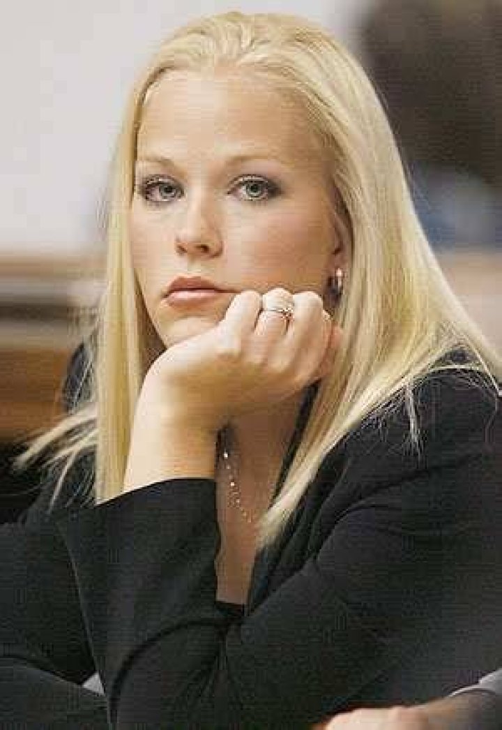 10 Sexy Female Criminals That Men Love and The Ladies Love To Hate HubPages