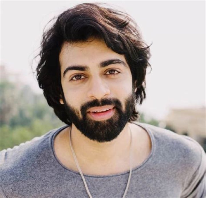 Anmol Thakeria Dhillon - Bio, Age, Net Worth, Height, Single, Nationality, Body Measurement, Career