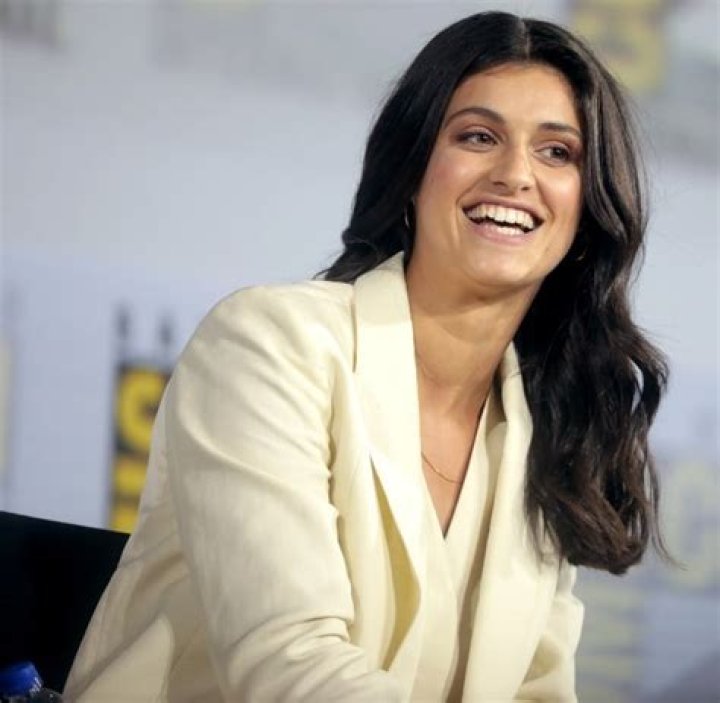 Anya Chalotra Height, Weight, Age, Body Statistics Healthy Celeb