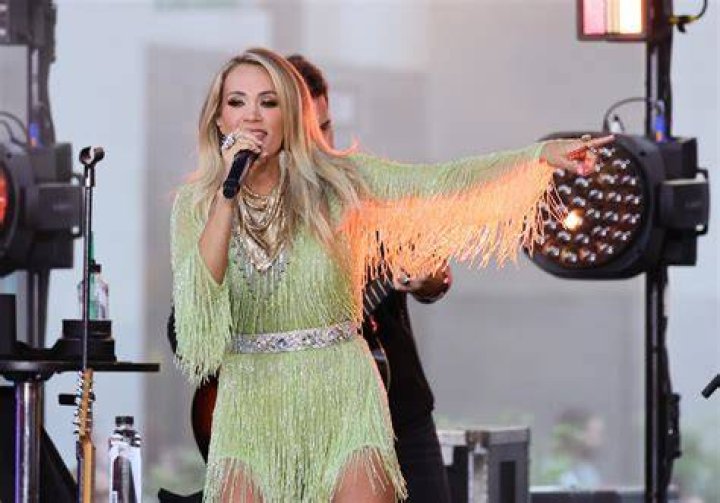Carrie Underwood Narrowly Escapes Wardrobe Malfunction During Vegas
