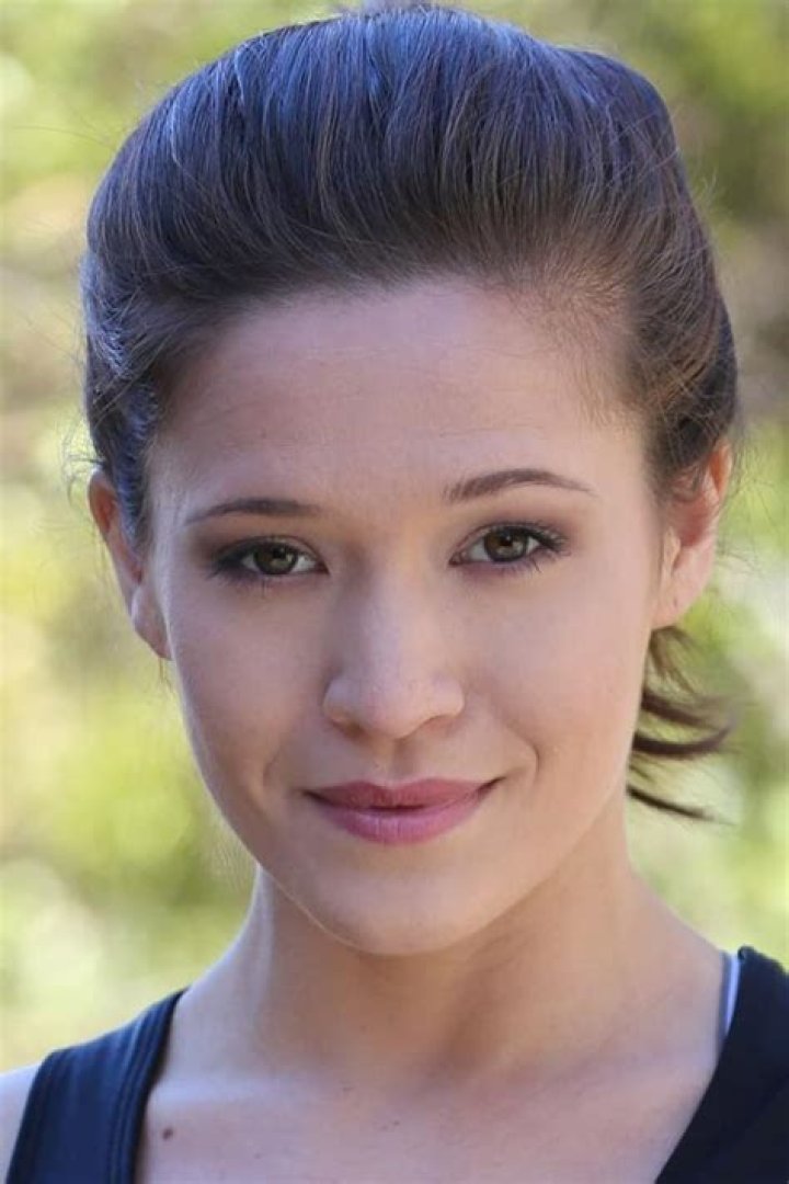 Chelle Ramos during her shoot (Source IMDb)