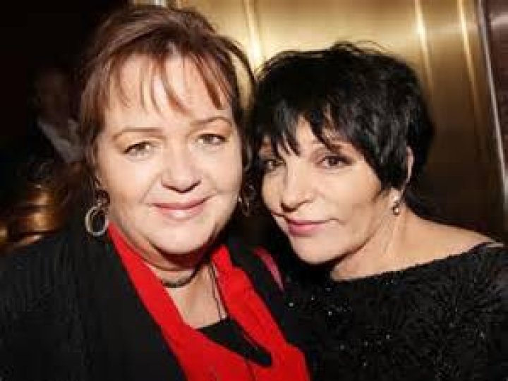 Christiane Nina Minnelli and sister Liza Minnelli attend the Broadway