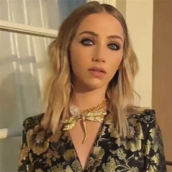 Emily Rudd Net Worth, Biography, Age, Height, Boyfriend, Wiki