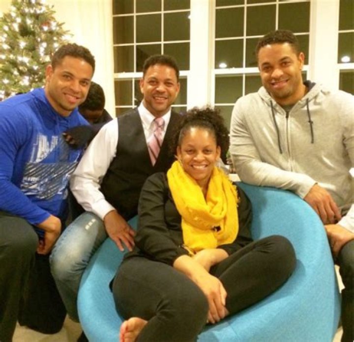 Exploring The Family Background Of The Hodgetwins: Mom And Dad