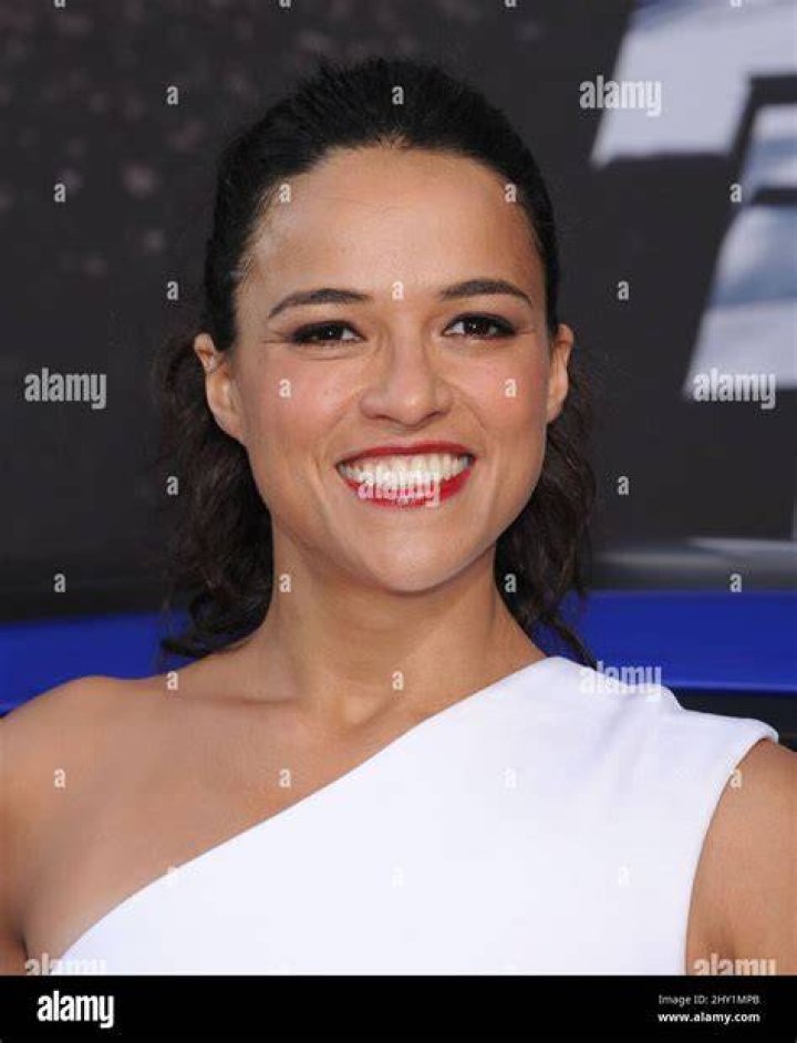 Fast And Furious Actress Michelle Rodriguez And Lesbian Partner Cara In STEAMY PDA In Caribbean
