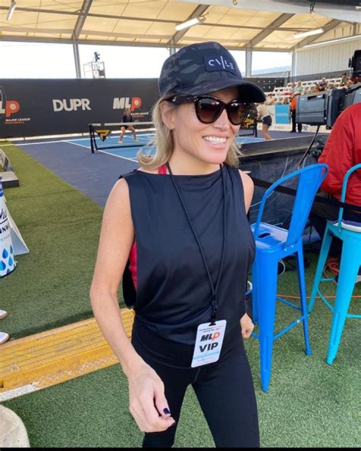 Georgia Fowler - Bio, Age, Net Worth, Single, Nationality, Career, Wiki
