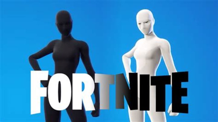 How to use Fortnite black & white Superhero skins after 15.30 update