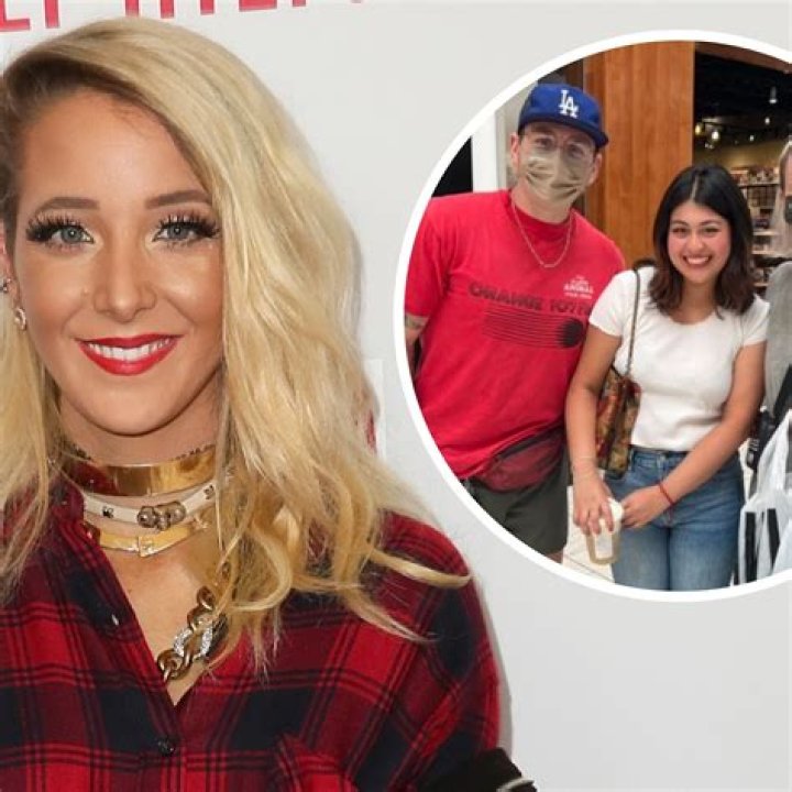 Jenna Marbles Fan Photo Sparks Pleas for Star To Come Back Online