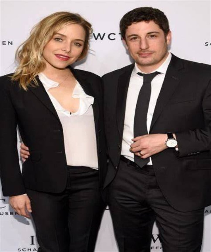 Jenny Mollen - Married, Bio, Career, Age, Net Worth, Height, Facts