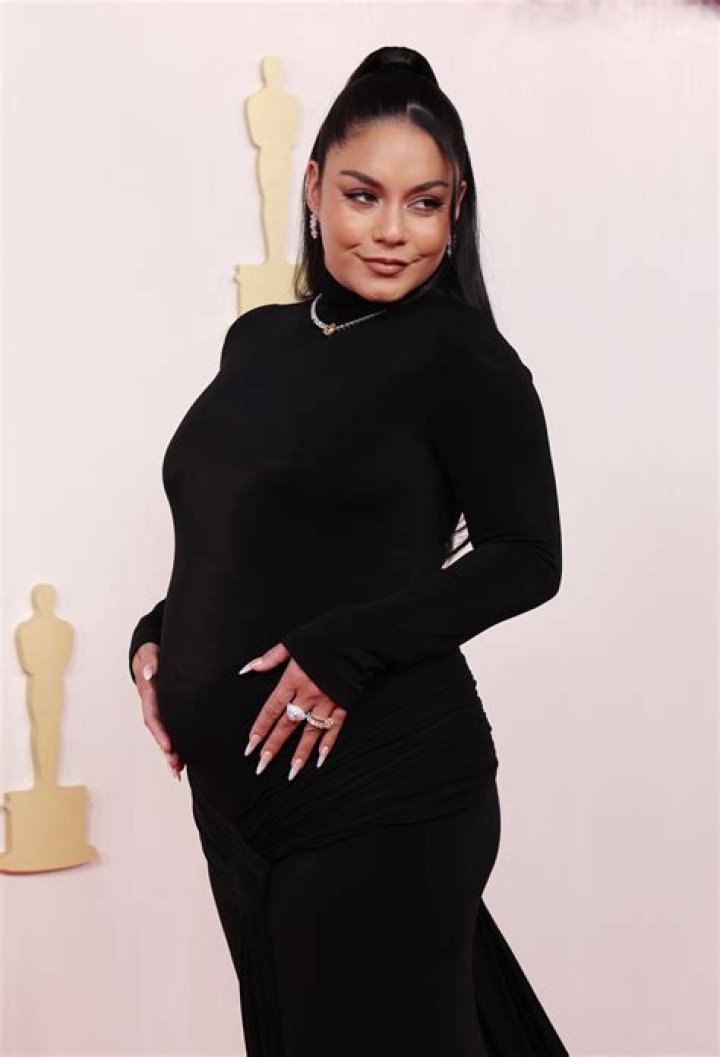 Jos&eacute; Fern&aacute;ndez&rsquo;s Pregnant GF Attends His Funeral