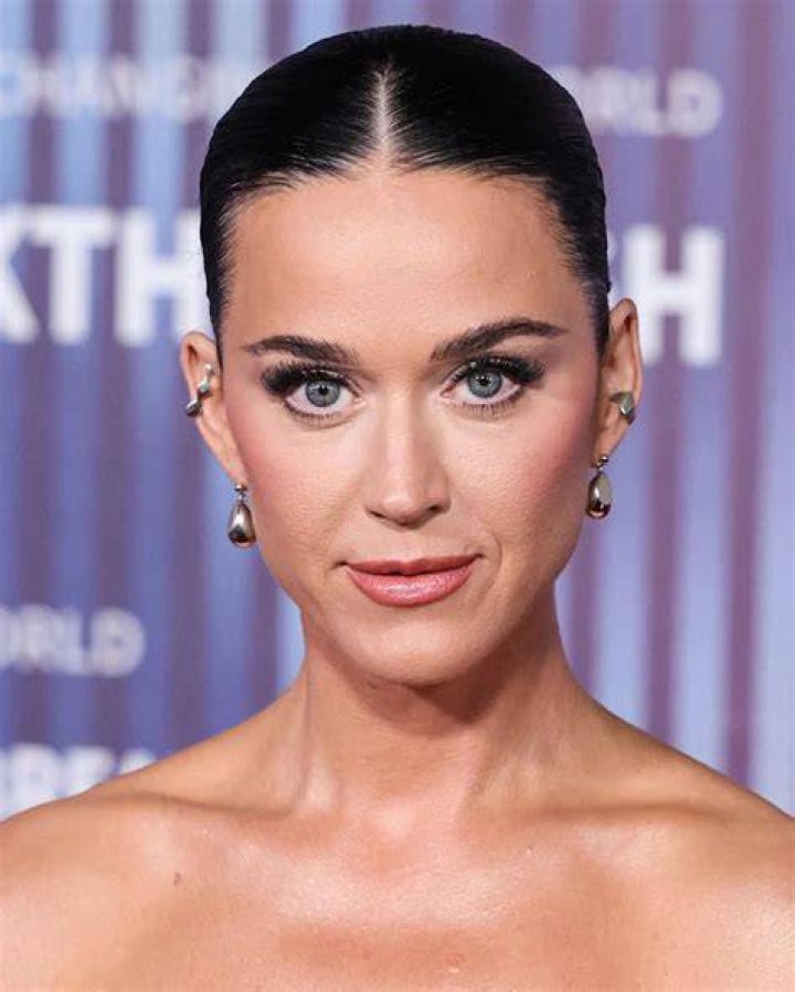 Katy Perry fully naked at Largest Celebrities Archive!