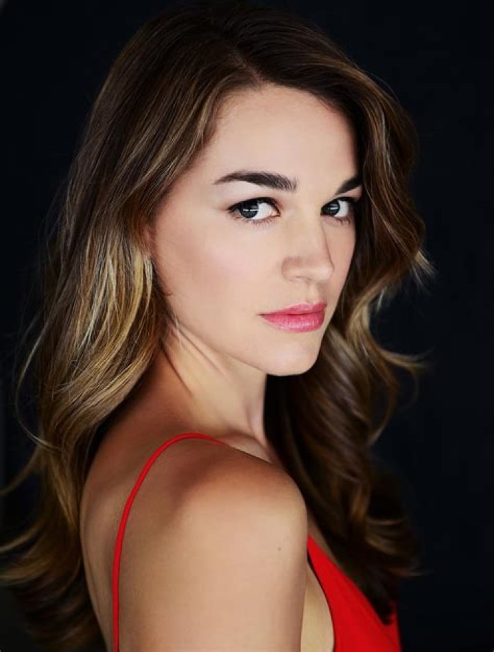 Laura Gordon (Actress) Wiki, Biography, Age, Boyfriend, Family, Facts and More Wikifamouspeople