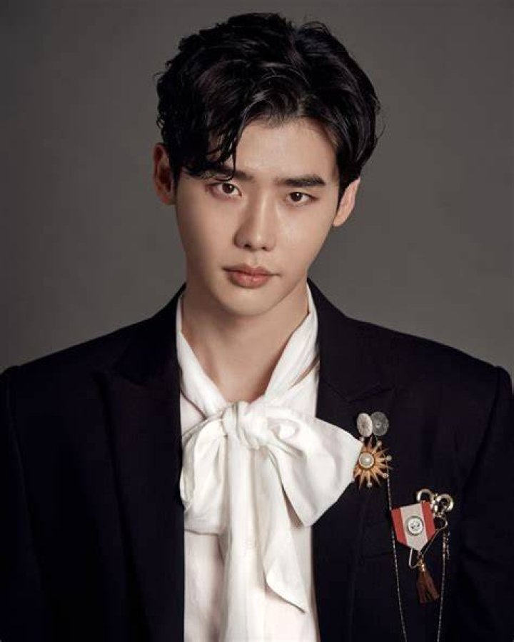 Lee Jong-suk