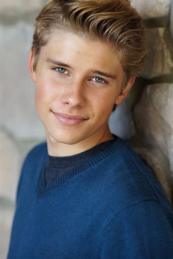 Logan Shroyer Cute white boys, Blue eyed men