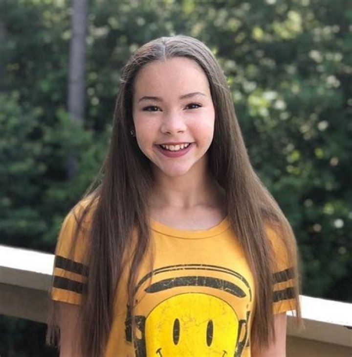 Olivia Haschak Age, Net Worth, Boyfriend, Sister, Family and Biography TheWikiFeed