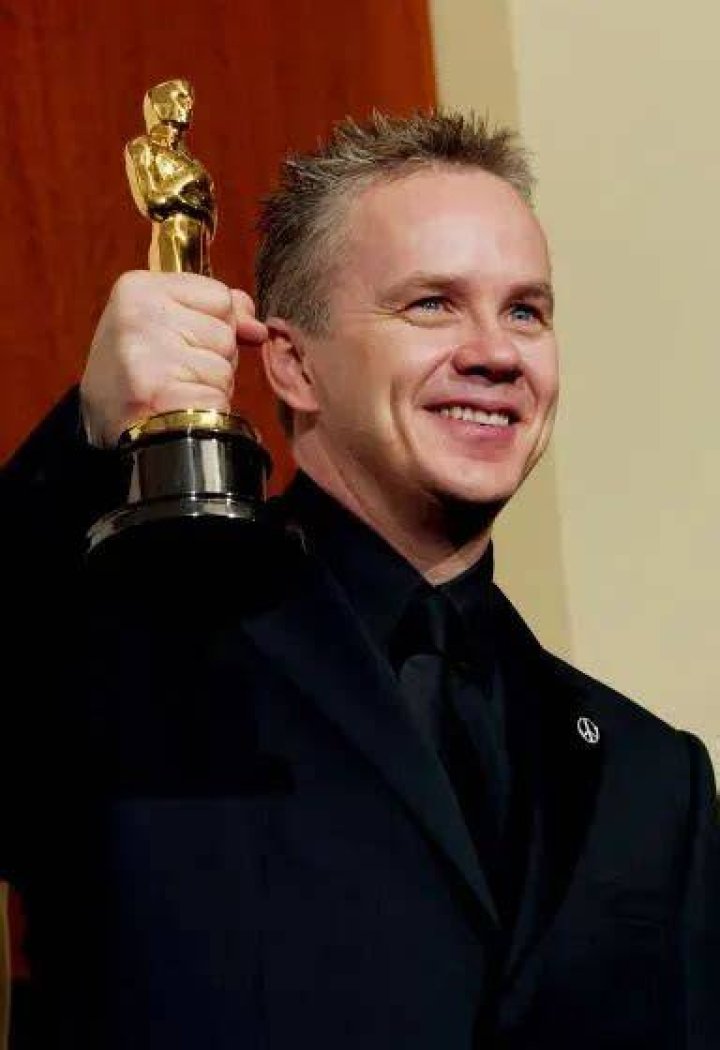Oscars Rewind — 2004 Tim Robbins stands tall(est) with win Los