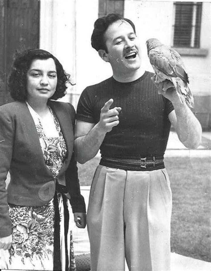 Pedro Infante y su esposa Mar&iacute;a Luisa Le&oacute;n Vintage film stars, Movie stars, Actors