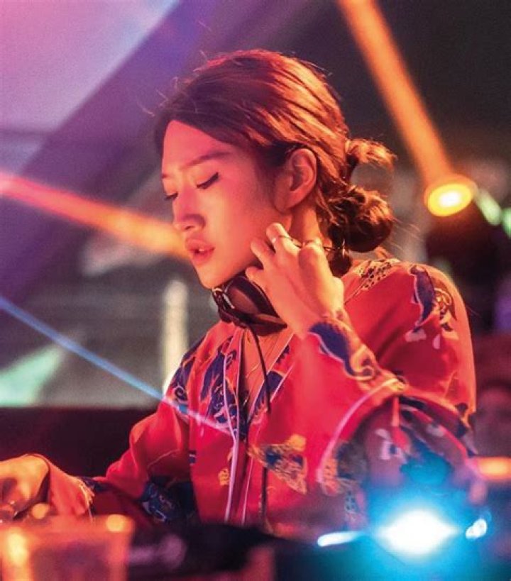 PEGGY GOU GOT FAMOUS ROX MAGAZINE