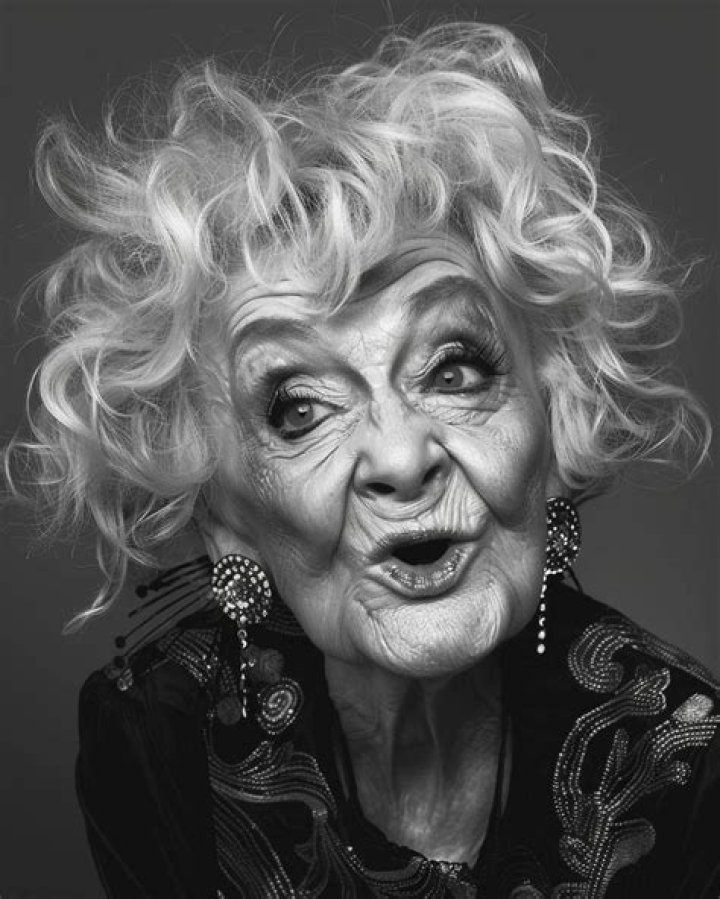 Phyllis Diller Net Worth 2024 [Insights]