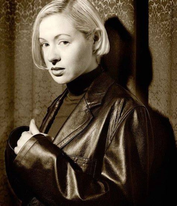 Siobhan Fahey - Bio, Age, Height, Net Worth, Facts, Nationality