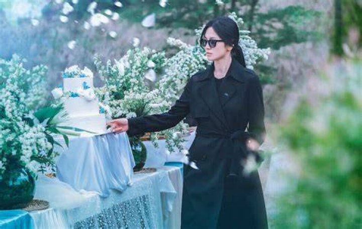 Song Hye Kyo (송혜교) With Her New Boyfriend YouTube
