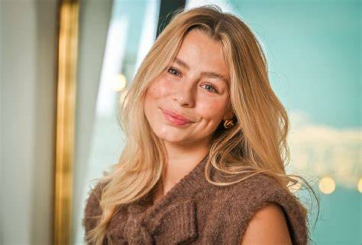 Steffi Mercie