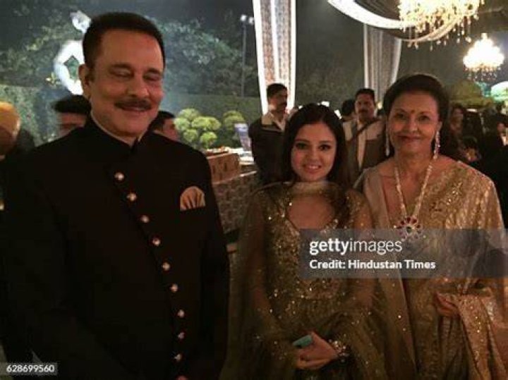 Subrata Roy with his wife (Source Photos)