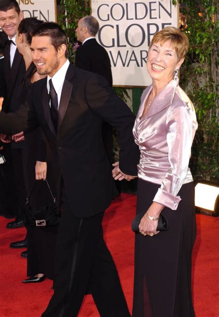 Tom Cruise and Mary Lee Pfeiffer