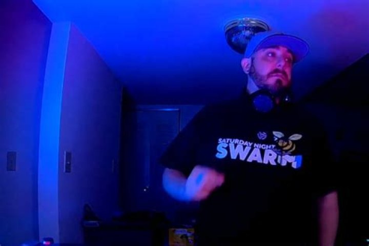 Twitch streamer Mind1 left in tears after receiving 'life-changing' $10k donations