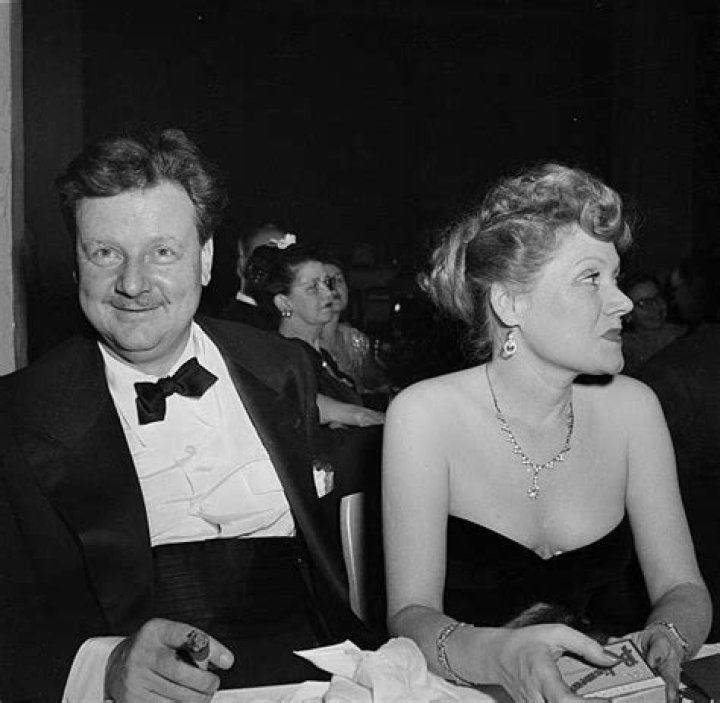 Walter Slezak, Johanna Van Ryn