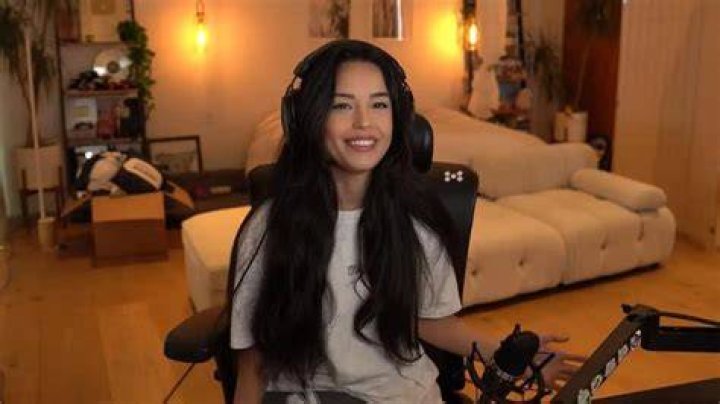 Who is Valkyrae's Boyfriend? Is the "YouTube Queen" dating anyone? The SportsRush