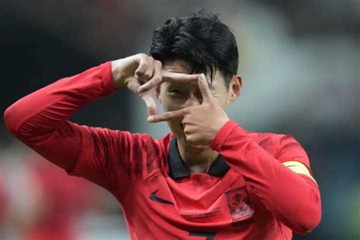 [WORLD CUP] Son Heung Min's Girlfriend Is An EX KPop Idol? Daily K Pop News